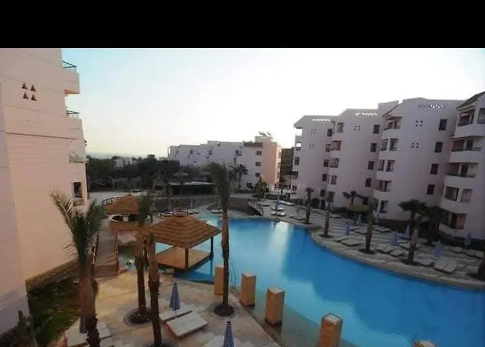 قريه الدهبيه Szálloda 5*